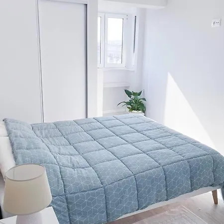 Apartamento Cozy Apartment With Airport View *