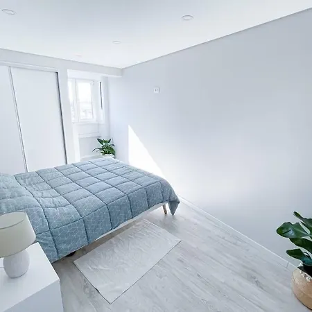 Cozy Apartment With Airport View Apartamento *